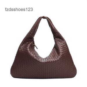 2024 Western Handbag Hobo Leather Bags Soft Designer Venetas Bag Super Large Woven Pure Hop Handmade Cowhide Casual Underarm Bottegs Teen Jodie05q6