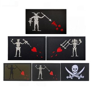 Pirate Edward Beard Hafted Patch z trzema krzyżami i plastrem Red Heart Patch Badge Patche Wojskowe do odzieży