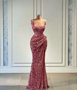 2024 Luxury Fuchsia Sexy Mermaid Prom Dresses Sequined Lace Sequin Crystal Beads Side Split aftonklänningar Formell klänning