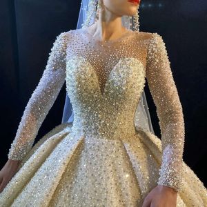 Pearle con paillettes bianche nuziali eleganti maniche lunghe con scollo lungo abiti da ballo da ballo