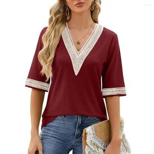 Blouses feminina Mulheres decote em V-shirt de renda dourada para tampos de rua com tampos de streetwear com manga curta solta estilo de pulôver respirável