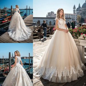 Pentelei Champagner Brautkleider gekappte Ärmeln Spitzen Applikationen Ballkleid Brautkleid für Strand Hochzeitskleider Mitte gemacht