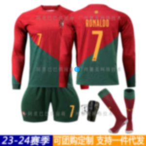 Jerseys de futebol 2223 Portugal Home No. 7 C Ronaldo 8 B Kit de futebol FEI com meias originais mangas compridas outono/inverno Jersey