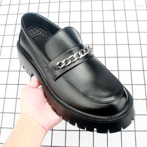 Sapatos casuais quatro estações de tendência Le fu fivela de fivela grossa aumenta couro um estribo d5145