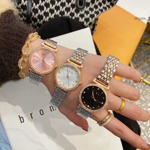 Modevarumärke Watches Women Girl Pretty Crystal Style Steel Matel Band Wrist Watch Cha47