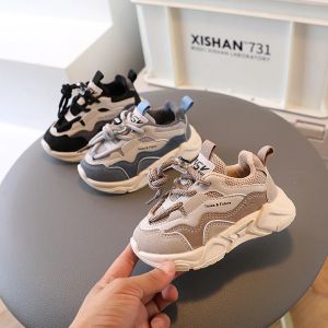 Sneakers per bambini scarpe sportive in maglia di moda ragazzi traspiratori sneaker primaverili di ragazze da corsa per bambini all'autunno