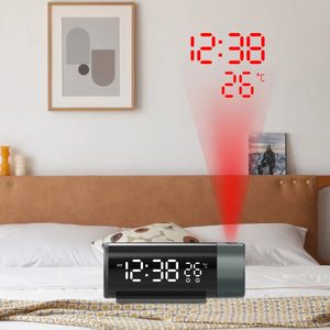 Digital Projection Alarm Clock med temperatur 180 ° Rotation USB Elektroniskt bord Sovrum Bedside Clocks 3D Wall Snooze Funktion 240403