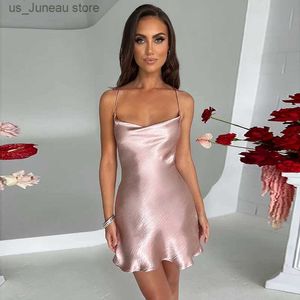 Grundläggande casual klänningar Hirigin Satin Spaghetti Strap Backless Mini Dress for Women Robe Summer New Slveless BodyCon Club Party Short Dress Vestido T240412