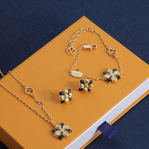 With BOX designer jewelry set jewlery designer for women pendant Necklace and charm Bracelet Gold Stud Earrings designer jewlery set