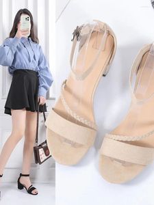 Scarpe casual Versione estiva coreana spessa tacco abbottonato sandali da donna in pelle scamosciata da donna matura