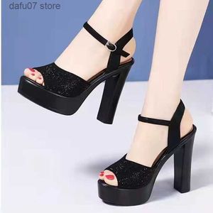 Klänningskor 2024 High End Sandals Womens Summer New Open Toe One Line Buckle Strap Thick Heels Walking Show Super H240412