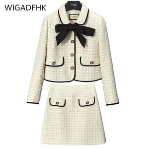 HighQuality Small Fragrant Tweed Suit Female Autumn Western Style Bow Tie Short Jacket Aline Skirt Elegant TwoPiece 240412