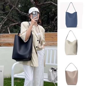 Handbag Designer 50% Discount on Hot Brand Women's Bags Row Bag Leather One Shoulder Handheld High Capacity and Small Pattern Commuting Bucket for