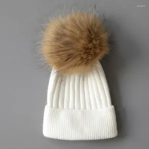 Берец Зима Большой Реал Енот Мерс помпоны вязаные шапочки густы