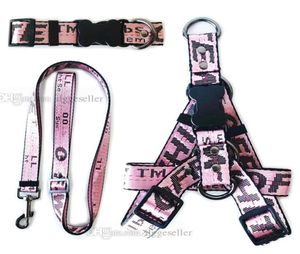 Steg i designerns hund Harness and Leasches Set Classic Letters Pattern Dog Collar Leash Safety Belt för små medelstora stora hundar katt 3572352