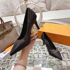 High quality Women's High Heels Luxury Designer Fashion dress shoes Sexy stiletto party shoes Presold pointed designer shoes Matching color wedding shoe