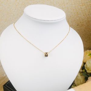Classic Luxury Gold Plated Necklace Titanium Steel Material Brand Designer Mini Pendant Fashionable Charming Girl High Quality Necklace Box