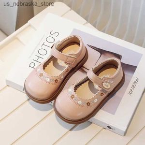 Sneakers Spring Children Buty Princess Hafted Kids Mary Jane Buty przyczynowe wszechstronne dziewczyny skórzane buty bez poślizgu miękki podeszwy Q240412