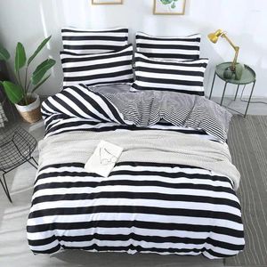 Sängkläder sätter J Stripe 4st Girl Boy Kid Bed Cover Set Däcke Vuxen Barnark och örngott i Comporter 2TJ-61009