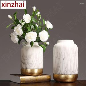 Vasos Sala de estar de cerâmica europeia Modern Decorative Flower Flower Vase TV Armário de TV Desktop Flowers Organizer Decoração em casa