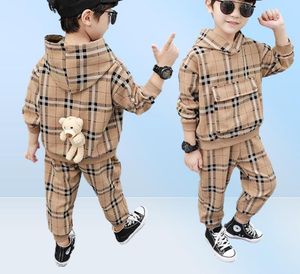 Barn hoodie pojkar designers kläder baby pojke kläder barn kläder tracksuits kläder set långärmad sportdräkt jacka långa byxor7024689