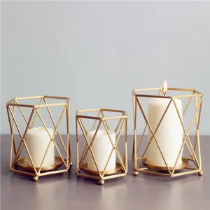 Candele in stile Nordico in ferro battuto geometrico decorazione per casa decorazione metallo artigianato candelabro candelabri