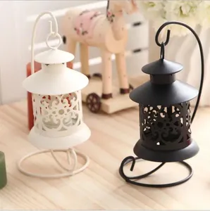 Kerzenhalter Metall geschnitzt Tee Lichthalter Eisen mit Hanger klassisches Dekor Laterne Mischfarbe für Hochzeitsfeierhaus