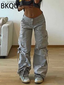 Women's Pants Capris BKQU Vintage 90S Cargo Pants Women 2023 Fashion Low Waist Wide Leg Straight Trousers Strtwear Big Pockets Parachute Sweatpants T240412