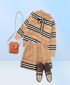 NUOVA Spring Autumn Arrival Girls Knittoned 2 pezzi Suit Golr Girl Girls Abbigliamento276T4915035