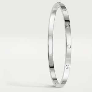 2024luxury bracelet charm bracelet designer bracelet woman Fashionable and elegant design Sense Collection 6MM Silver Plated Women's Clip-On Titanium Bracelet
