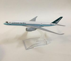 Modello di aereo a aereo da 16 cm Modello di aeroplano Cathay Pacific A350 Aereo Modello Aeromobile Toy 1400 Diecast Airbus A350 Airplanes Toys LJ2007179098