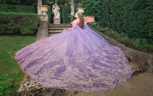 2023 Charro Mexican Vestidos de 15 Anos Lilac Quinceanera Abiti con Cape Floral Applqiue Corset Sweet 16 Dress Abiti Da Cerimon8179832