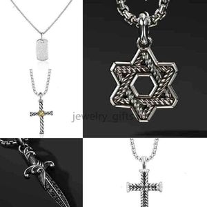 Men Necklaces Woman Dy Necklace Sliver Jewelrys Diamond Designer Jewelry Necklace Popular Black Onyx Petite Vintage Hip Hop Chain Pendants Charm Crystal 20 styles