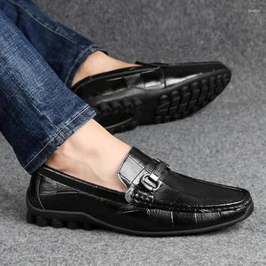 Casual Shoes Non-slip Men Loafers Genuine Leather Fashion Slip-On Black Moccasin Mens Lightweight Soft Sole Peas