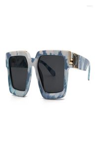 Óculos de sol 2022 moda coolic Única azul céu branco estilo milionários design de marca de sol guas 9615567