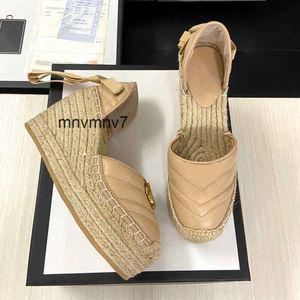 Yüksek ggies gu gicci moda tasarımcısı topuk kadınlar seksi kama topuk platform sandaletler 12cm espadrille gerçek deri ayak bileği dantel ucu matelasse essentia bayanlar tüm s