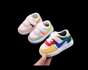 Spring New Baby Toddler Sneakers Buty sportowe dla chłopca skórzane mieszkania dla dzieci moda bez poślizgu swobodne niemowlę Soft1252405
