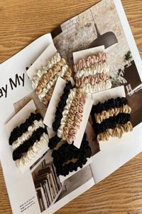 Reine Seiden -Skinnies kleine Scrunchie Set Hair Bogen Seile Bands Skinny Scunchy Elastics Ponytailhalter für Frauen Mädchen 48pcs2997345