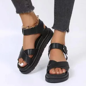 Sapatos casuais abertos de pé de forma plana flagra de mulher sandálias de praia de verão sexy mulheres plus size pu de couro sandalias