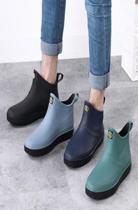 regnstövlar av korta stövlar kök nonslip gummi skor mjuka skor med sulor av arbetslitageförsäkring mode unisex vattentät sko5724443