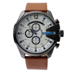 Märke män Big Case Mutiple Dials Datum Display Leather Strap Quartz Men's Wrist Watch 4280296T