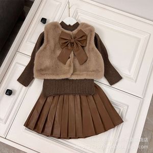 T-shirt femminile Autunno inverno ragazza per bambini bambina piccola vento fragrante rivestimento per prua addensato cappotto da cento volte camicia da fondo a mezza gonna a maglia