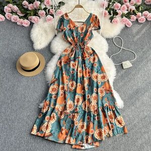 Yuoomuoo Urlaubsmode sexy Rückenless Langes Maxi Kleid Frauen Sommer Elegantes Blumendruckparty Strand Robe Femme 240412