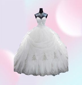 2017 16 anni Abito da ballo Dress Debutante Quinceanera Abiti Appliques in pizzo Organza Oro Gold Caserade Abiti in maschera personalizzati M2624342