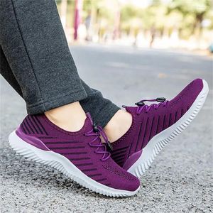 Casual Shoes 39-40 Nonslip Bequeme Frauenwohnungen Tenis Skateboard Special Sneakers Sportteam Sabot Trnis on Sale Idee