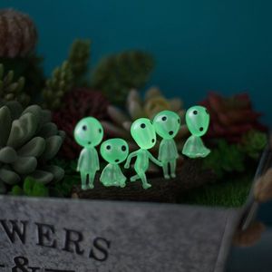 30 pezzi Noctiluco Firy Tree Miniatures Animali simpatici Giardino gnoma Musco Terrario Decorazioni Bonsai Bottiglia Figurine260i