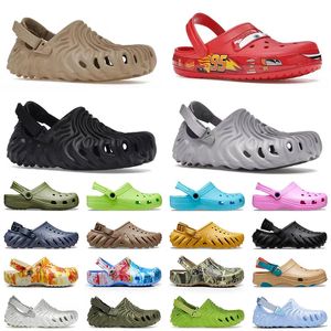 2024 sandali da uomo pantofole con fibbie vetrini slancia designer sandalo sandalo smusso tocco classico cursori di pantoufle classici