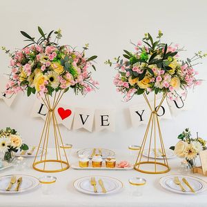 Цветочные вазы Золото/ Белый Цветочный стенд Металлическая дорога Свадьба Свадьба Центральная стойка