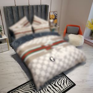 Cotton Quilt Queen Black Bedding Set med 2 kuddväskor alla säsonger 4 stycken Maskin tvättbar