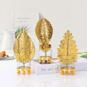 Titulares de vela Treça do porto de ferro criativo Gold Stand Metal Desktop Decorative Candlestick Ornament